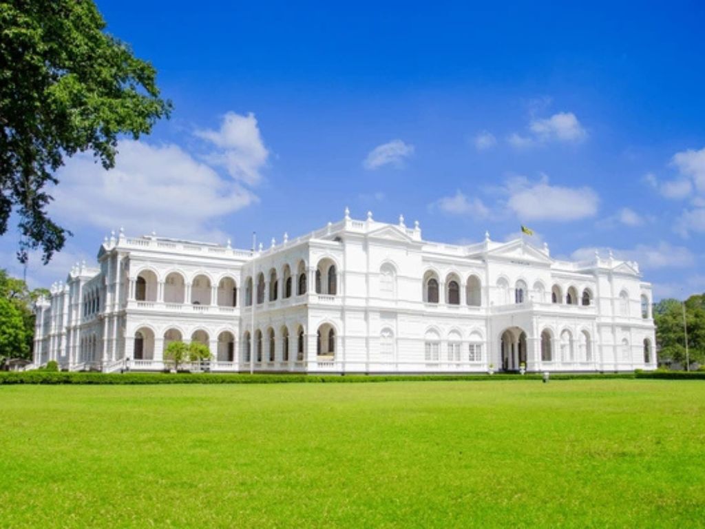 Tour the National Museum of Colombo
